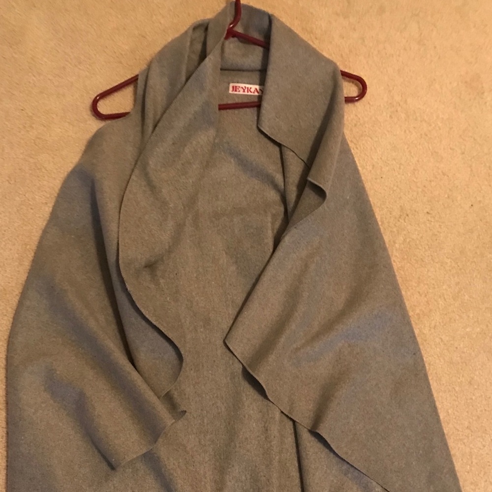 Jaykay Grey flowy vest